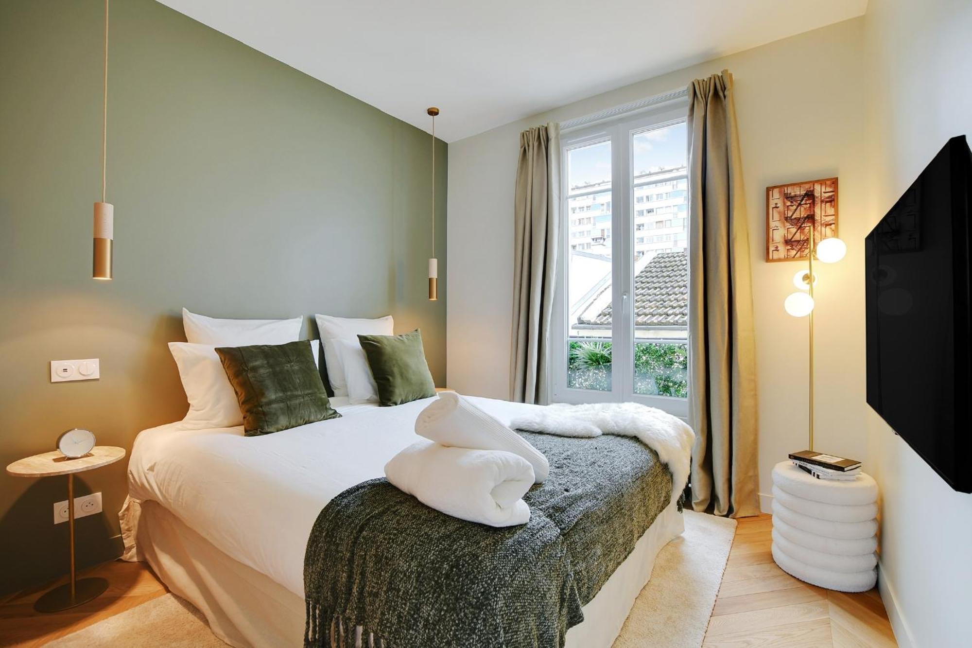 Suite Deluxe 1 By Les Maisons De Charloc Homes Булонь-Бийанкур Экстерьер фото
